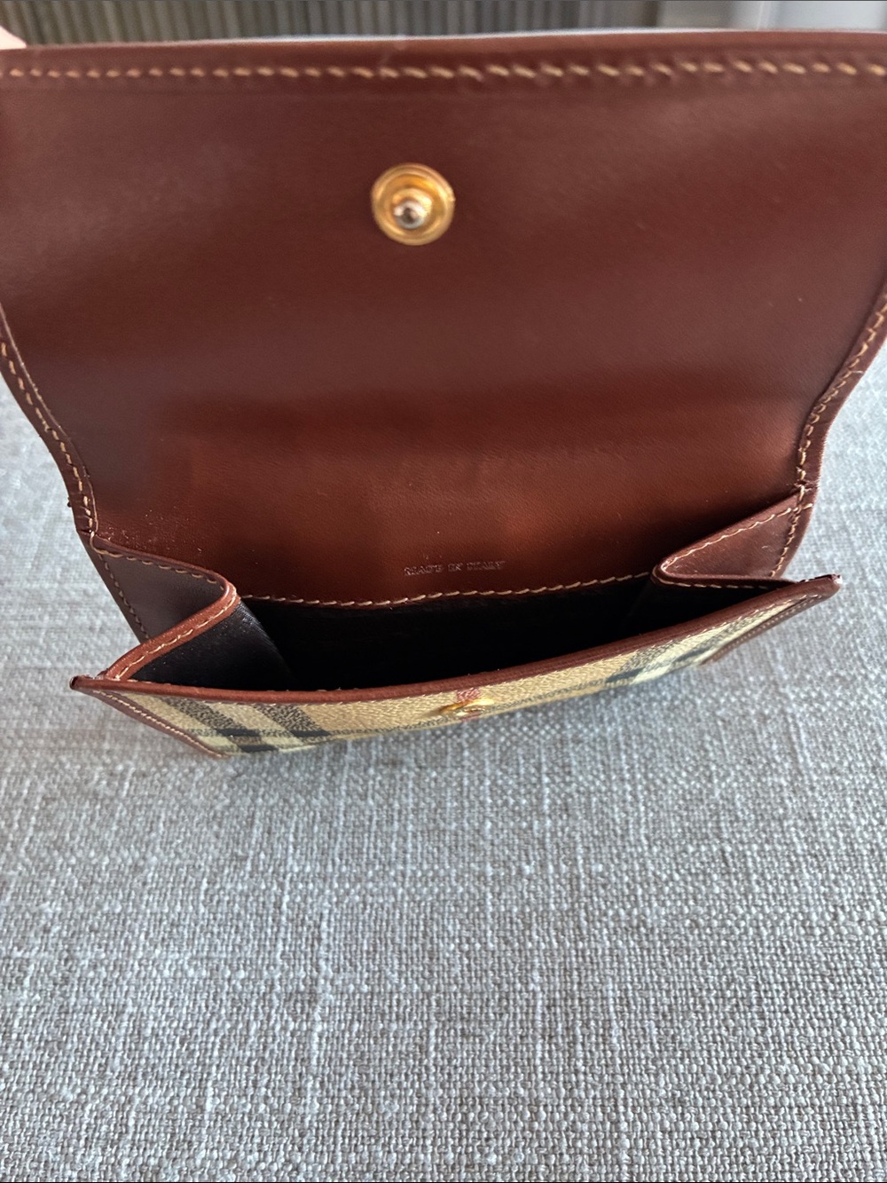 Authentic Burberry Haymarket Embossed Bi-Fold Wallet - Picture 2 of 6